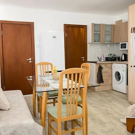 On Maria Luiza Street - Cozy In By Flat Mаnаger * 瓦爾納